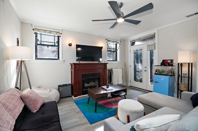 Building Photo - 1144 W Pratt Blvd