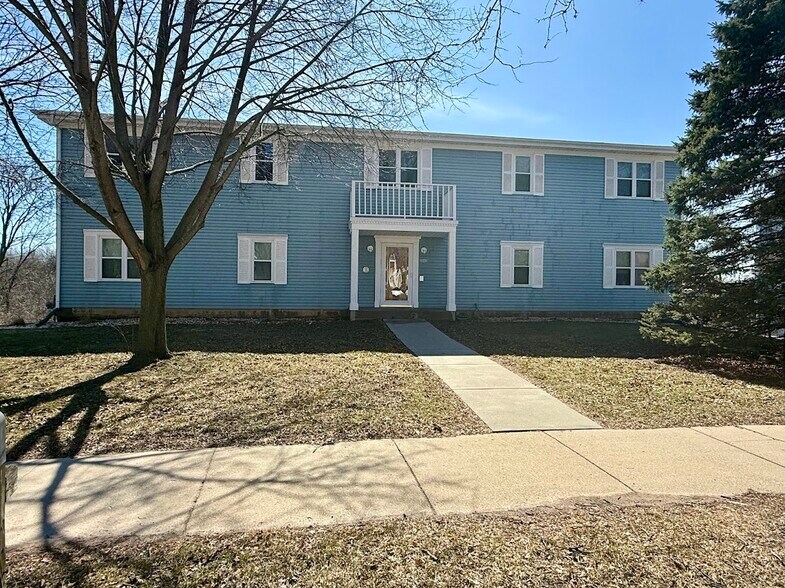 Front 3 - 2042 Cliff Alex Ct S