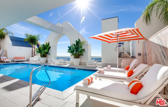 Building Photo - 10520 Wilshire Blvd