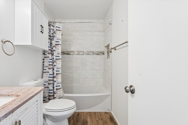 Building Photo - 8141 E Vista Dr