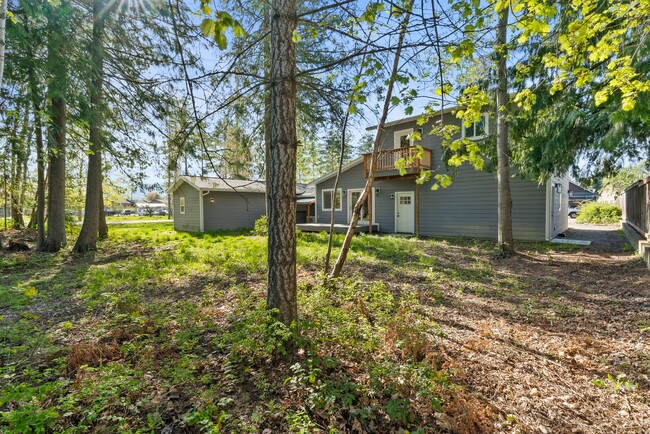 Building Photo - 900 Westwood Dr