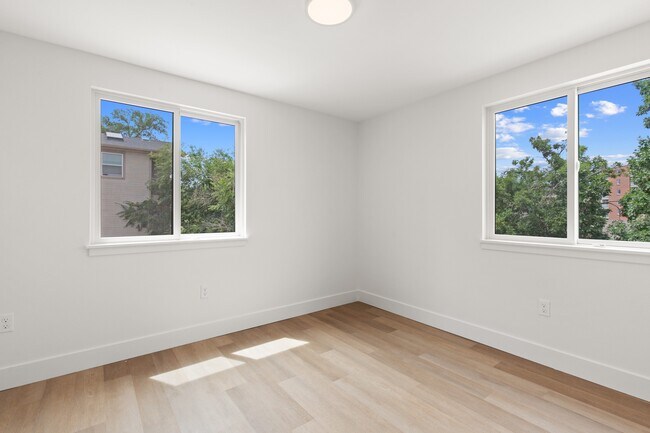 Building Photo - The Ivy