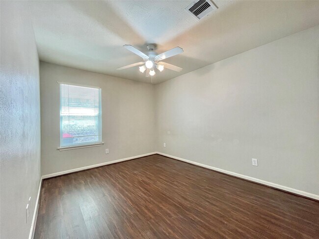 Building Photo - 19114 Yellow Thrush Dr