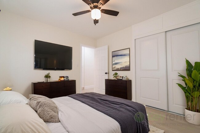 Building Photo - Beautifully Renovated 2BD | 1.5BA Duplex –...