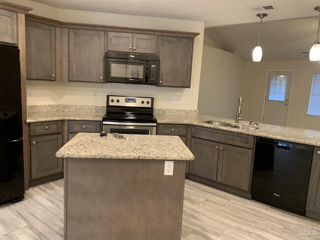 Building Photo - 4003 Lochmoor Dr