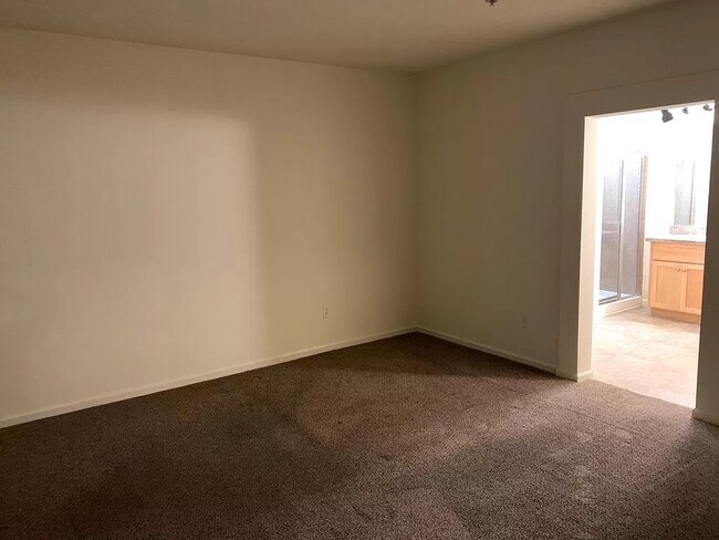Master suite - 800 N 8th St