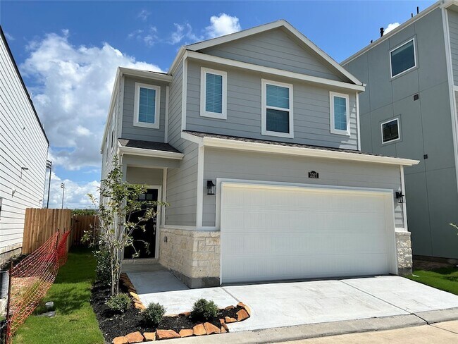 Building Photo - 3327 Young Clover Wy