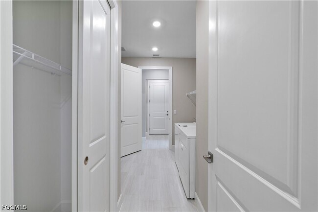 Building Photo - 16056 Shoreline Dr
