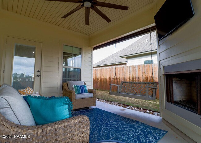 Building Photo - 228 Crenshaw Dr