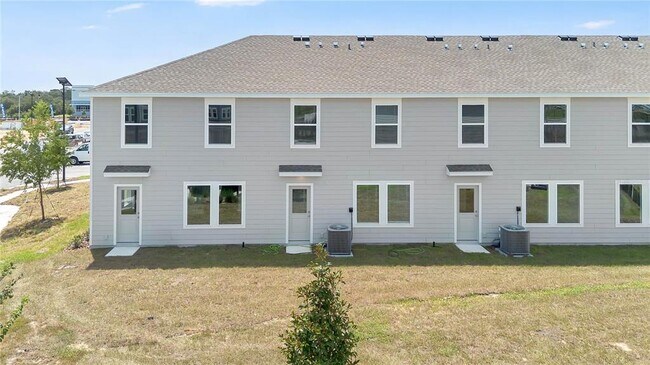 Building Photo - 975 Phoenix St