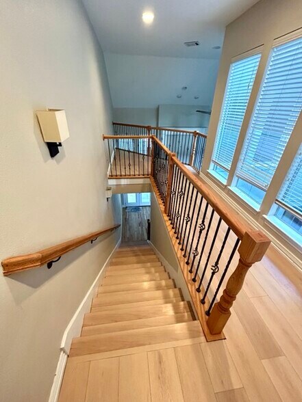 Building Photo - 3612 Convent St