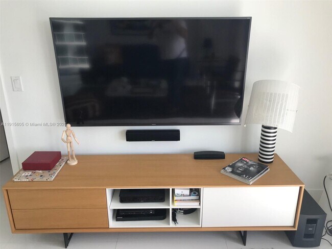 Building Photo - 31 SE 6th St