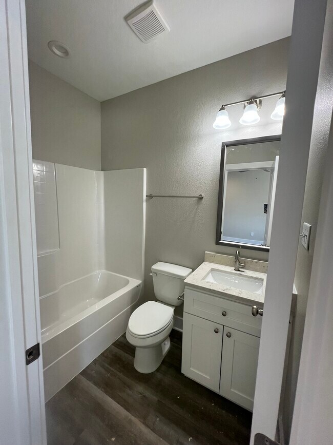 Building Photo - 308 Grove St