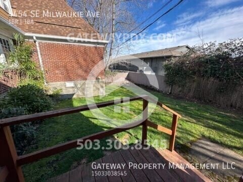 Building Photo - 4454 SE Milwaukie Ave