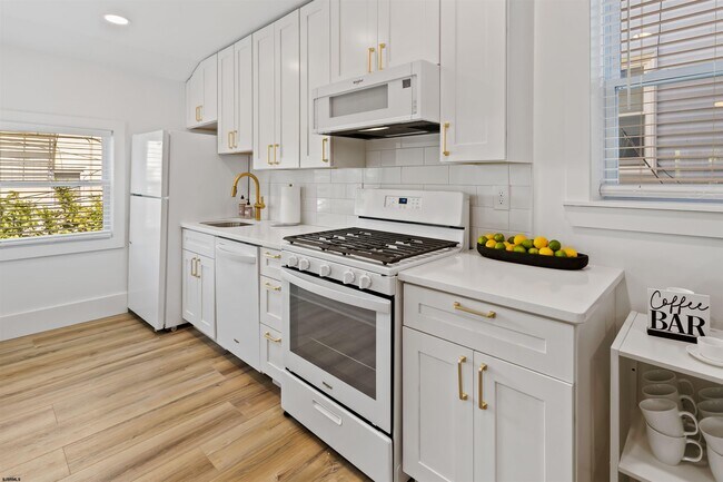 Building Photo - 1 S Delancy Pl