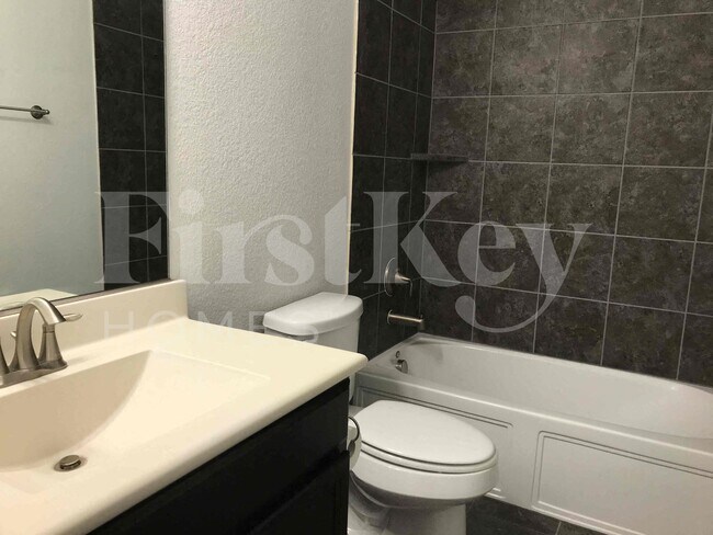 Building Photo - 264 Callaghan Dr