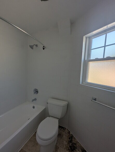 Building Photo - 2763 Fish Ave