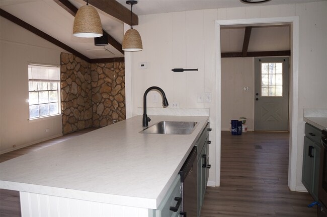 Building Photo - 650 Thousand Oaks