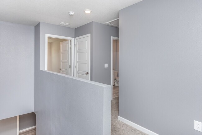 Building Photo - 5720 Blackhorse Cir