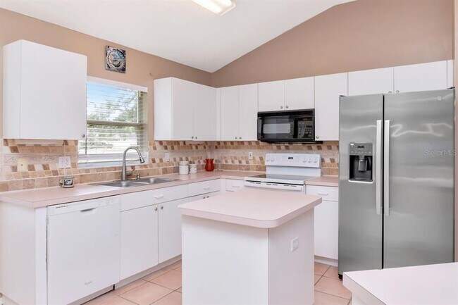 Building Photo - 314 Fountainview Cir