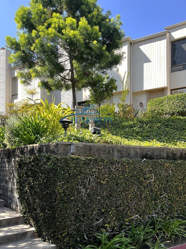 Building Photo - 3608 W Estates Ln