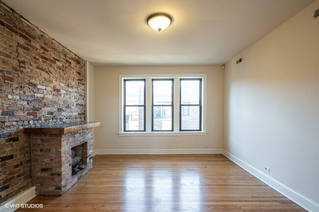 Building Photo - 3513 N Racine Ave