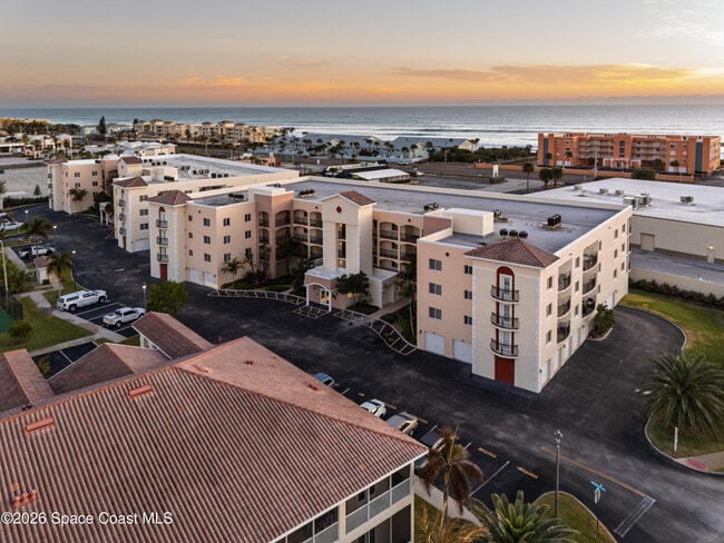 Building Photo - 121 Lancha Cir