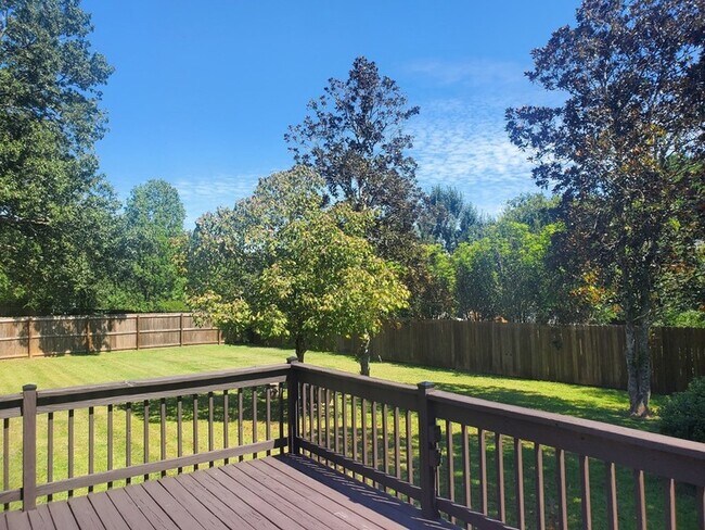 Building Photo - 107 Edinburgh Way