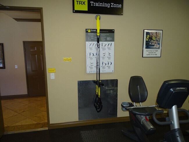 Building Photo - Well Cared For 1 Bed, 1 Bath 2nd Floor West Side Condo