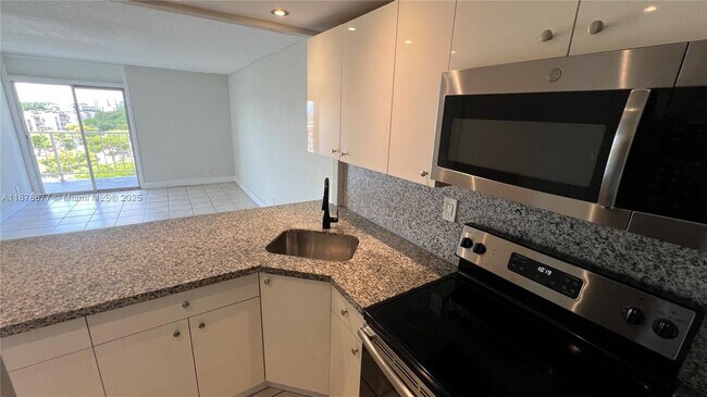 Building Photo - 801 NW 47th Ave