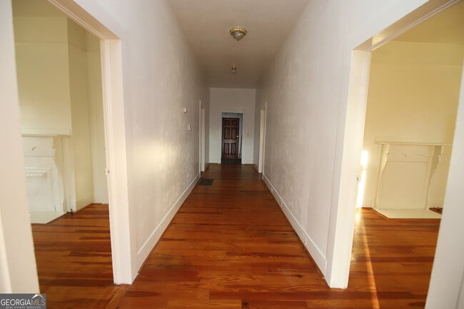 Building Photo - 201 Jennings St