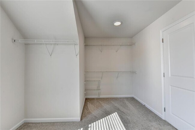 Building Photo - 1721 Silver Crst Wy