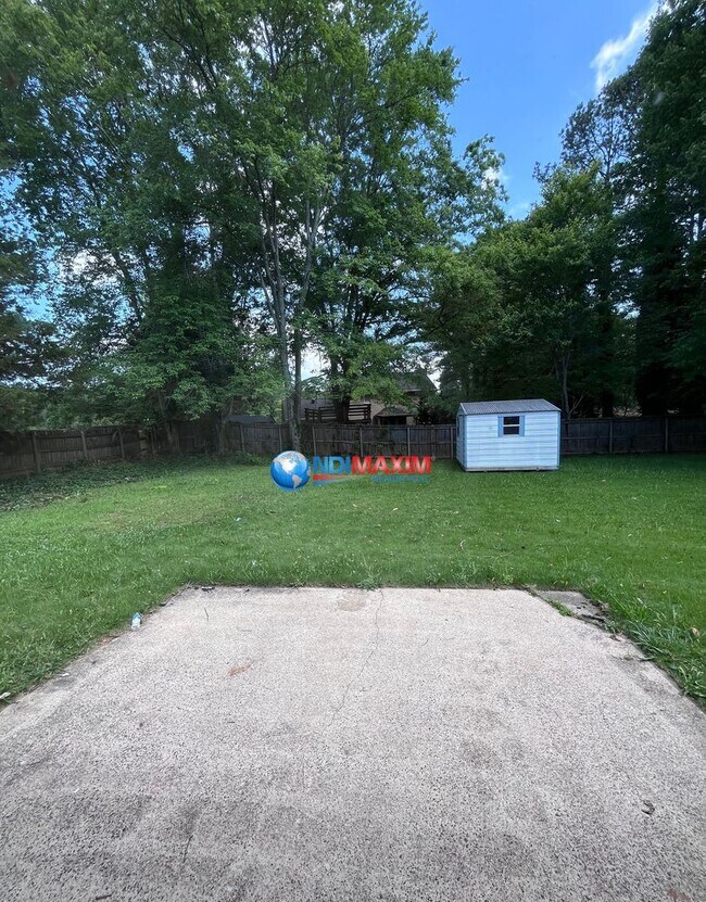 Building Photo - Renovated ranch in the SPRAYBERRY cluster ...