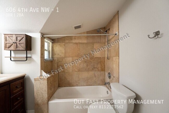 Building Photo - 606 4th Ave NW