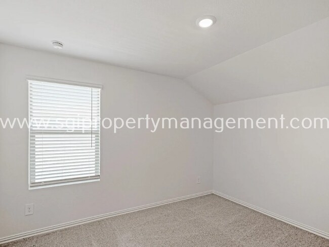 Building Photo - 522 Blanton St