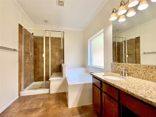 Building Photo - 303 Kati Ln