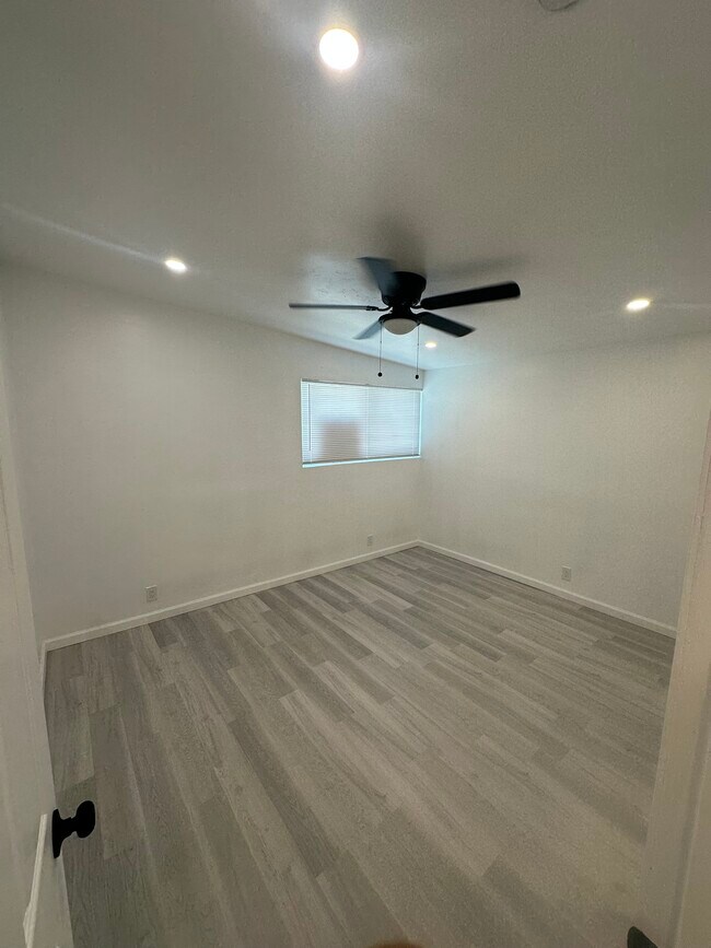 Building Photo - 44559 Palo Verde St