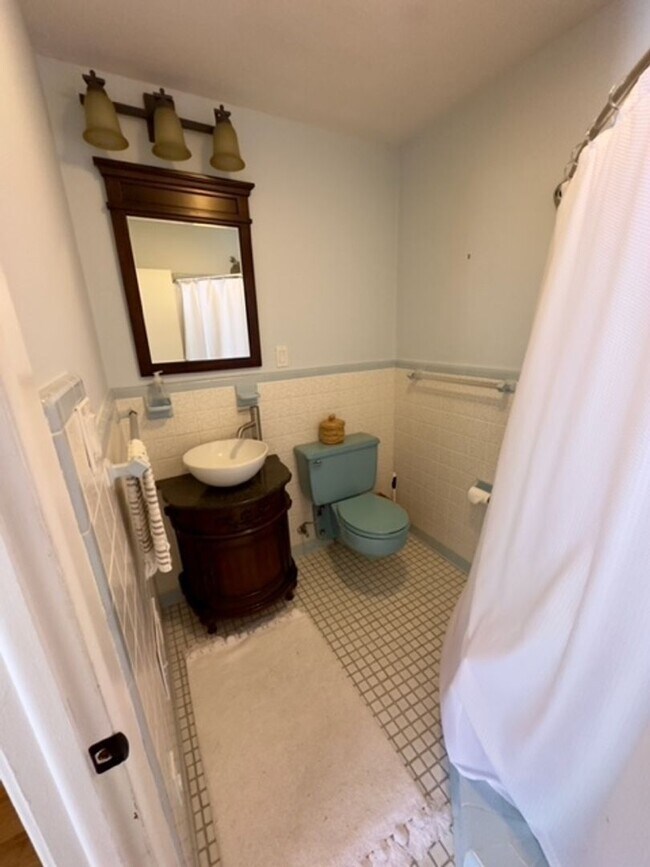 Building Photo - Single Family beauty in Greenville Sound