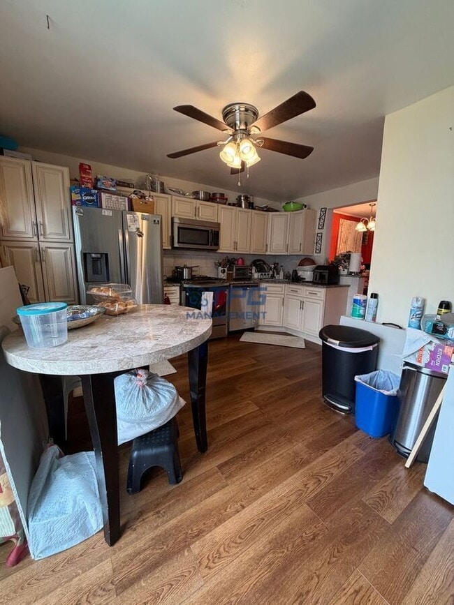 Building Photo - 19 Sisson Ct