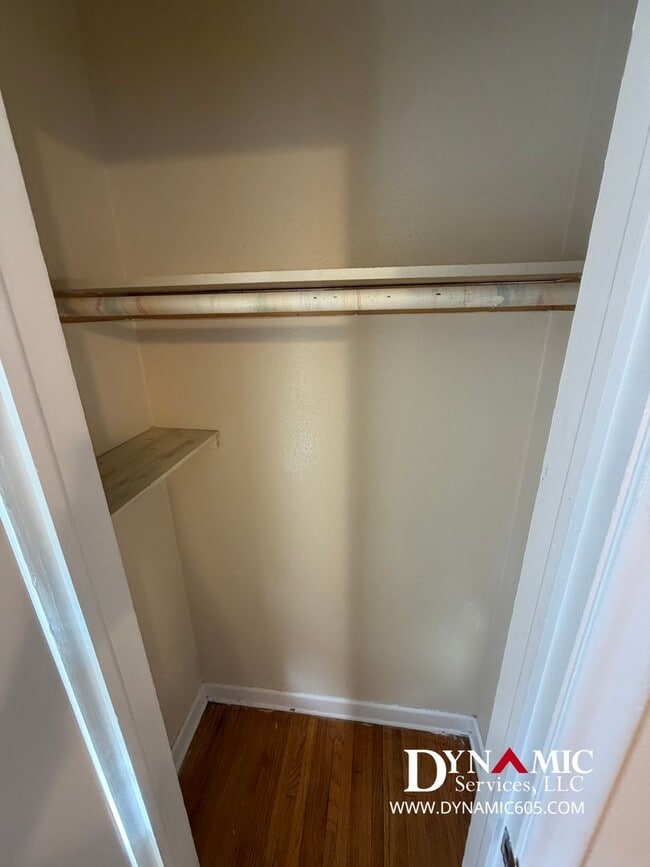 Building Photo - Updated 4+ Bedroom, 2 Bathroom House By Augustana University