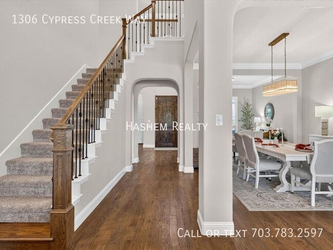 Building Photo - 1306 Cypress Creek Way