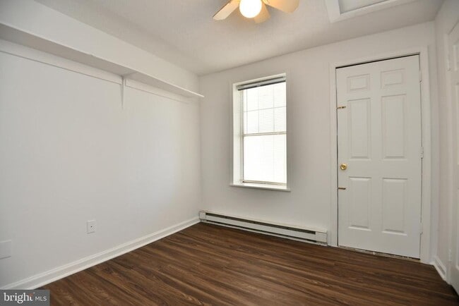 Building Photo - 9001 Yorkshire Ln