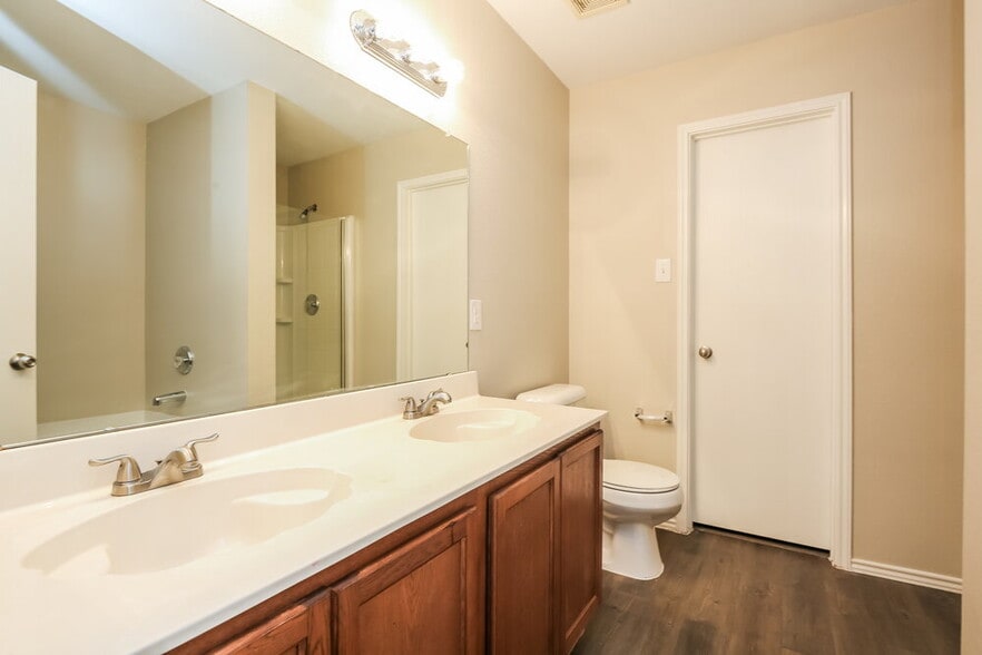 Building Photo - 3032 Picket Fence Dr