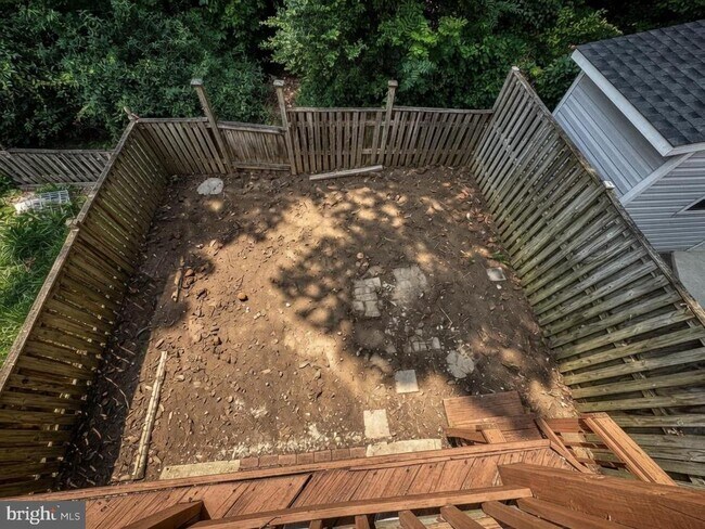 Building Photo - 8112 Parkdale Ct