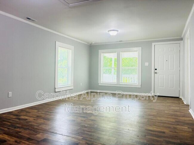 Building Photo - 409 Orange St