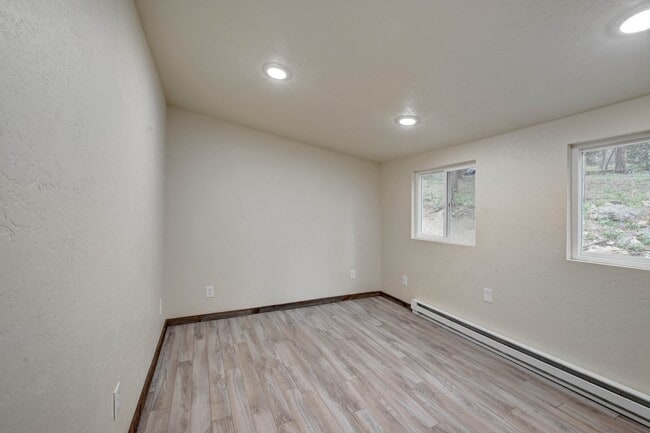 Building Photo - 26339 Pleasant Park Rd
