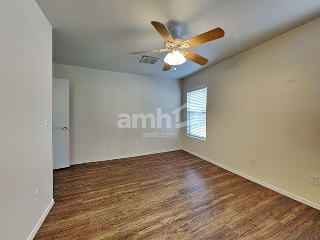 Building Photo - 22220 W Yavapai St