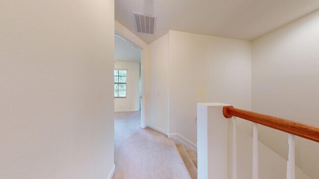 Building Photo - 235 Chrystie Cir