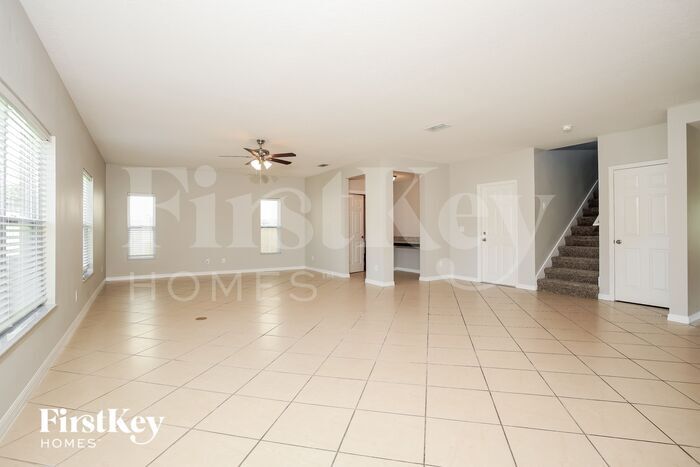 Building Photo - 4877 Rockvale Dr