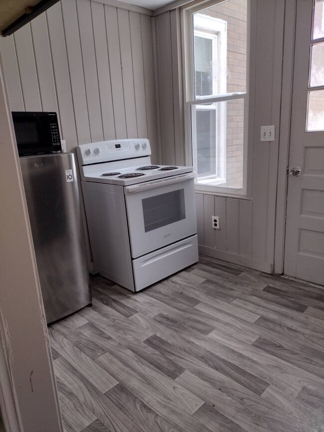 Building Photo - 1124 Lenox Ave